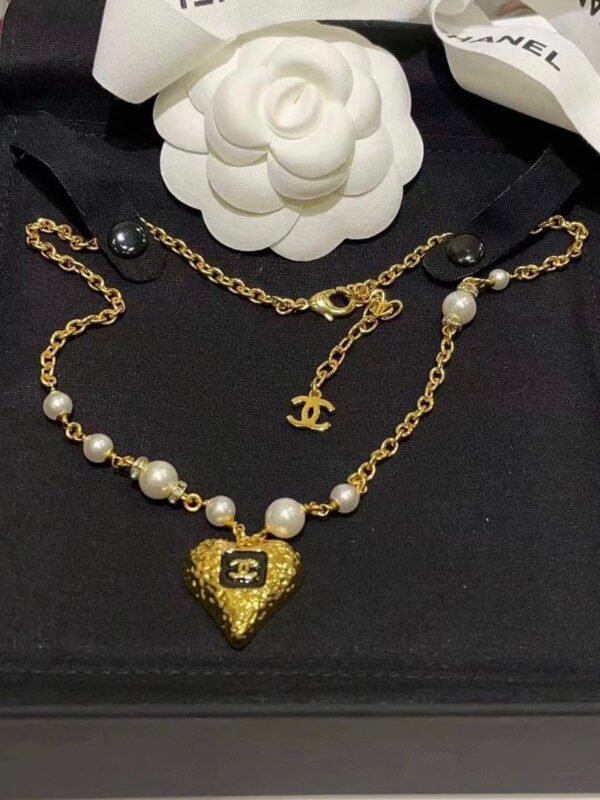 CHANEL 23K Heart Necklace