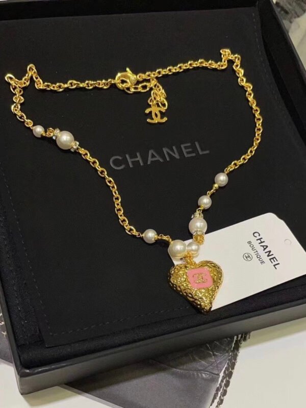 CHANEL 23K Heart Necklace