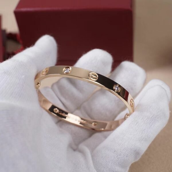 Cartier LOVE 4 Diamonds bracelet