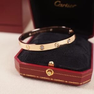 Cartier LOVE 4 Diamonds bracelet