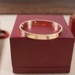 Cartier LOVE 4 Diamonds bracelet