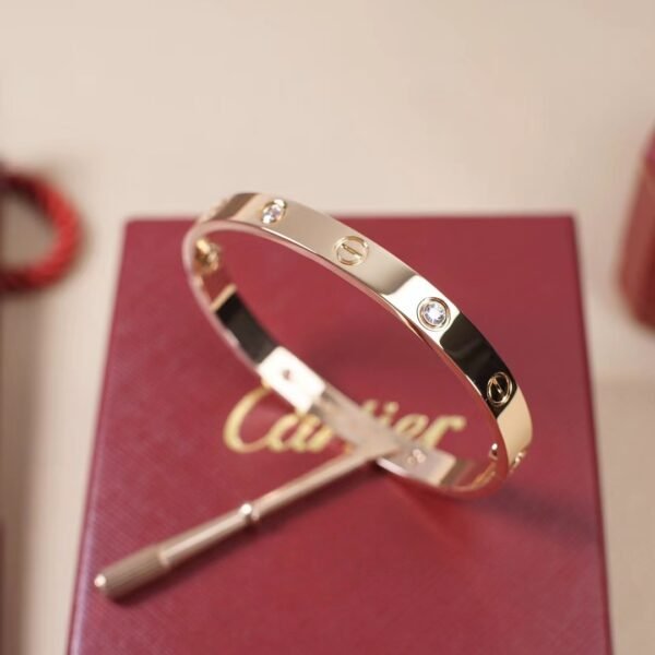 Cartier LOVE 4 Diamonds bracelet