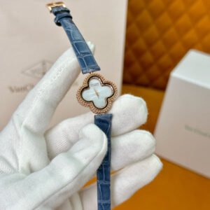 VAN CLEEF&ARPELS Sweet Alhambra watch