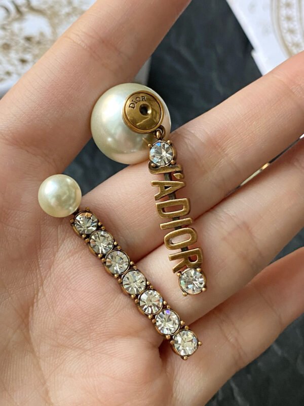 DIOR TRBALES pearl stud earrings