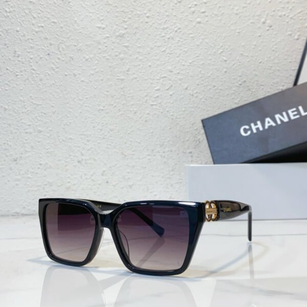 CHANEL SQUARE SUNGLASSES