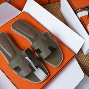 HERMES Oran sandal