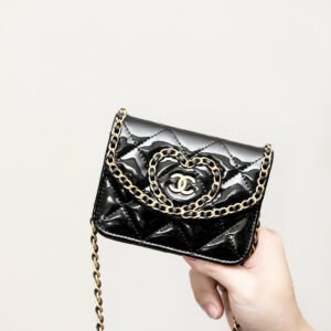 CHANEL clutch with chain